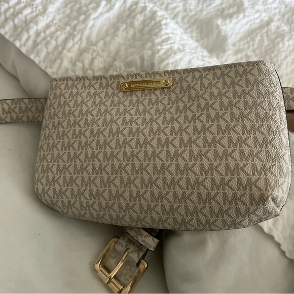 Michael Kors Gold Tone Logo Design With Gold Hardware Adjustable Belt Bag (L/XL) - Picture 3 of 3